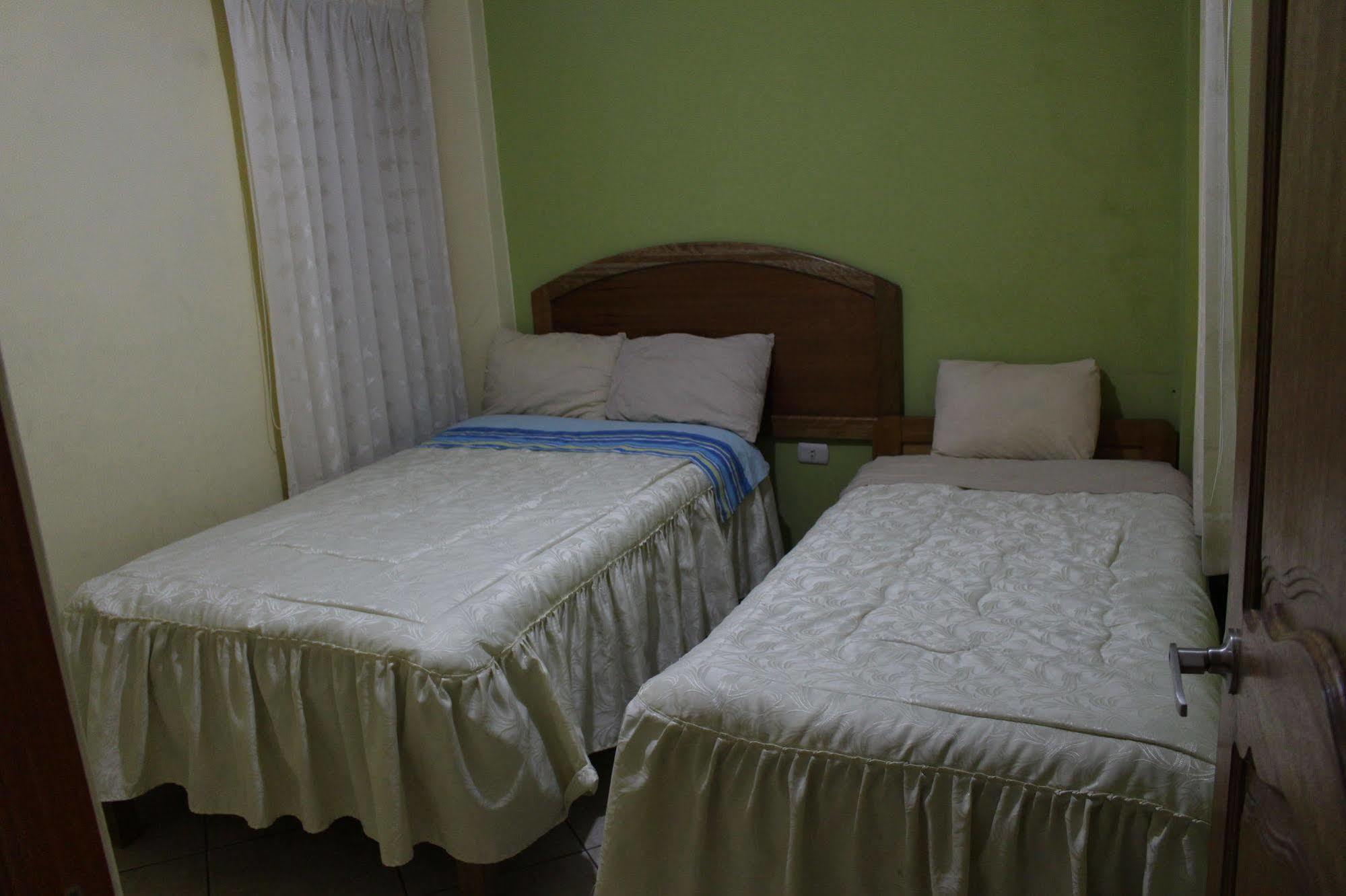 Posada De Percybal Lago Inn Пуно Екстериор снимка